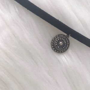 {SOLD} 🔵 Medallion Choker